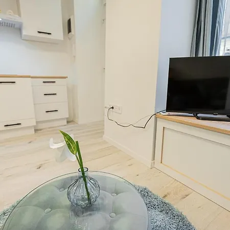 Downtown In Budapest, Juliet