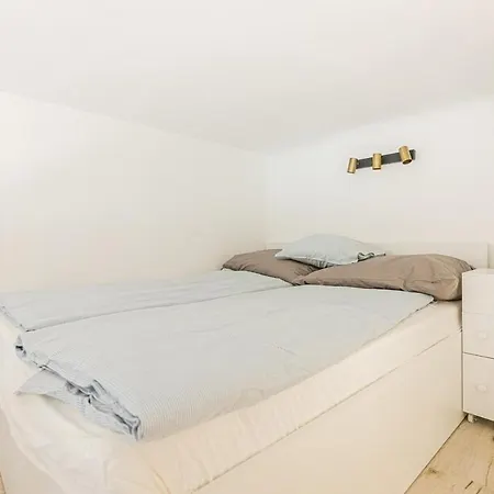 Downtown In Budapest, Juliet *