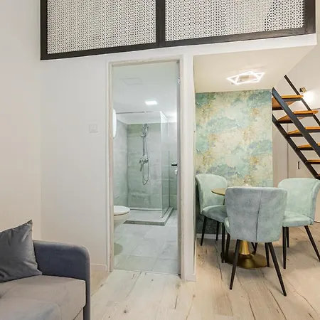 Downtown In Budapest, Juliet Βουδαπέστη